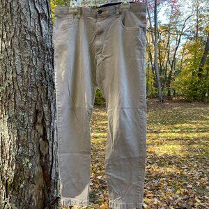 Wrangler Athletic Pants – Comfortable & Versatile